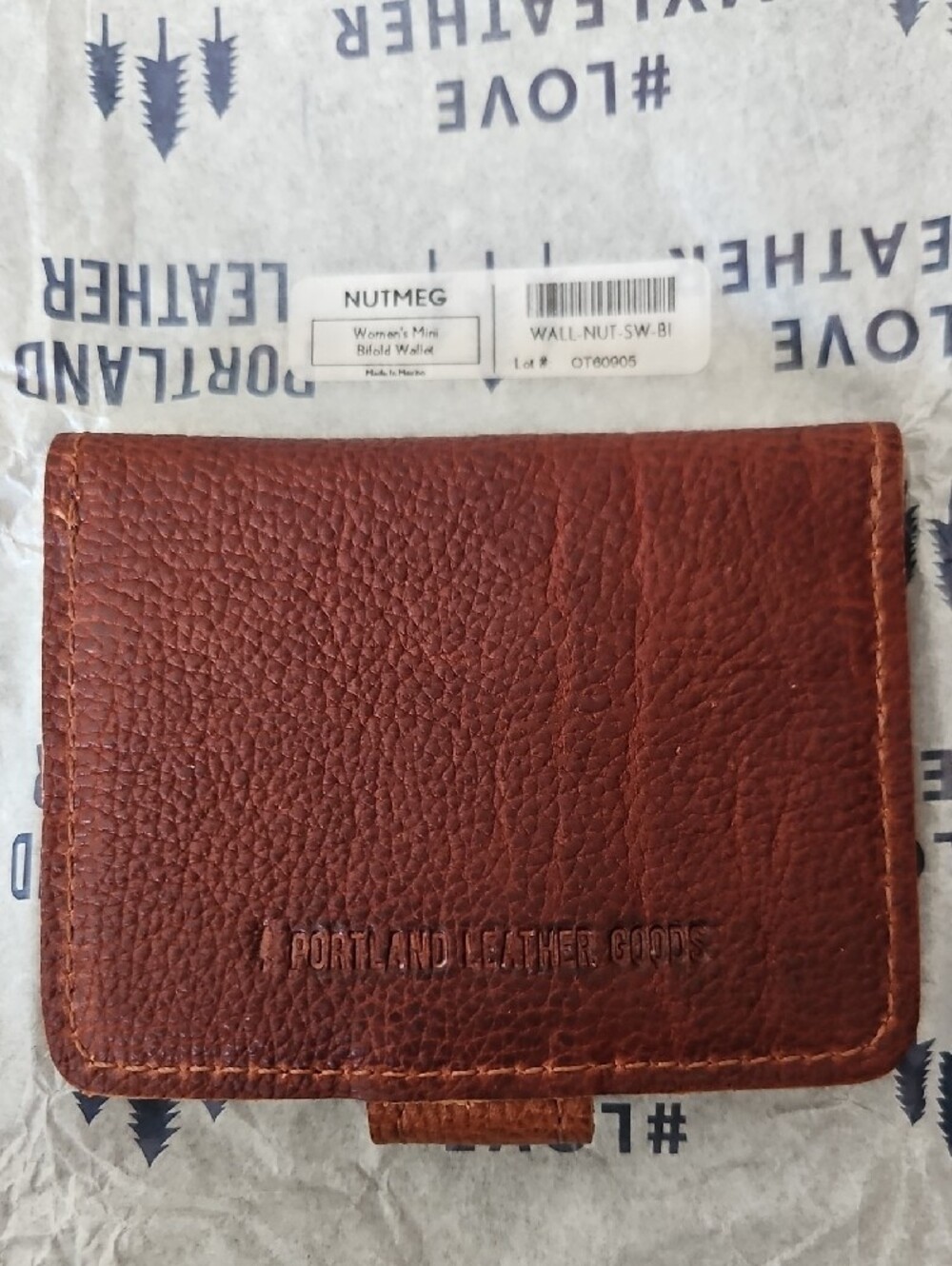 Portland Leather Goods Mini Bifold Wallet Nutmeg Brown NEW - Picture 2 of 6